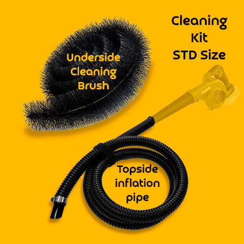 COQUE HEUREUX SOUS LA BROSSE DE NETTOYAGE